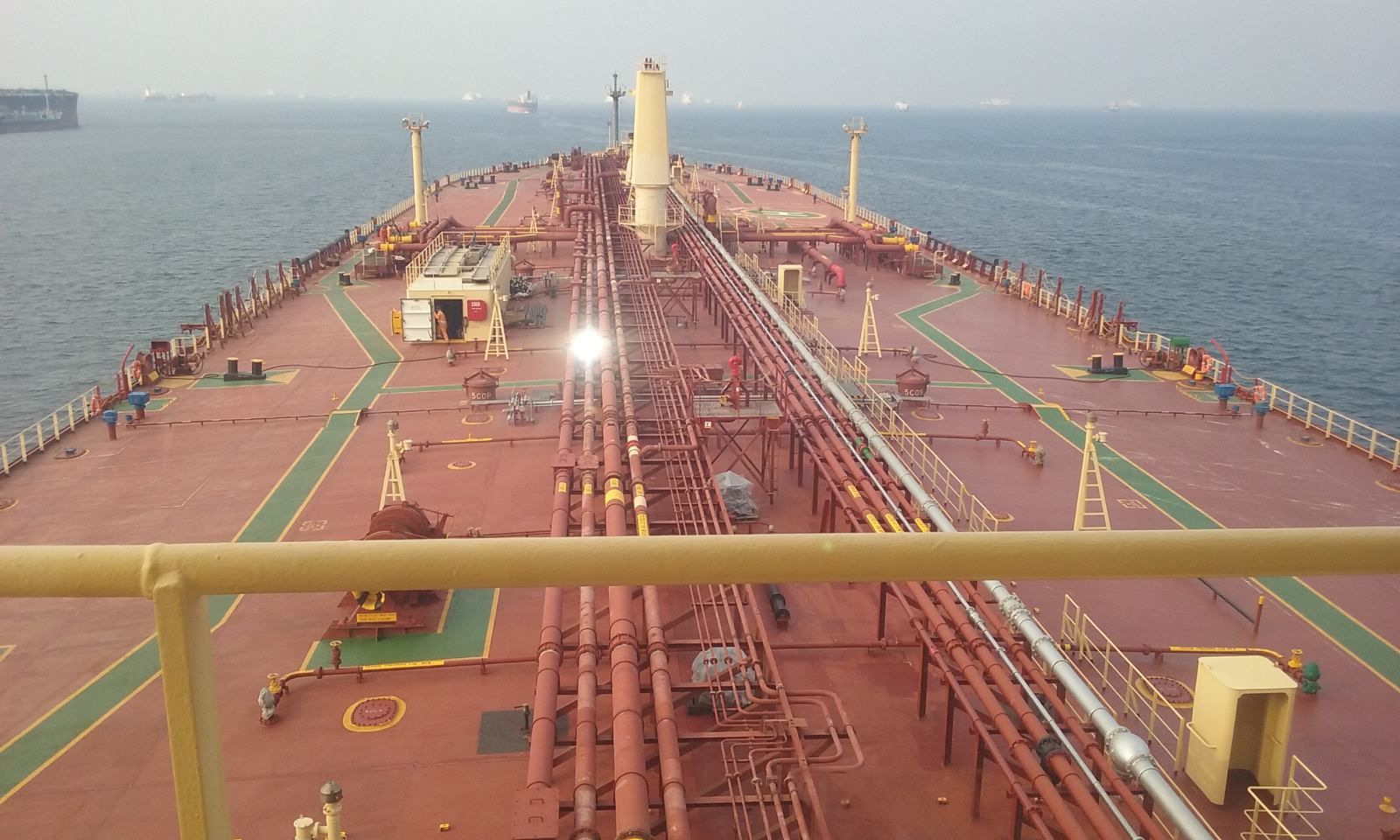 Tanker deck with extensive cargo and deck piping systems